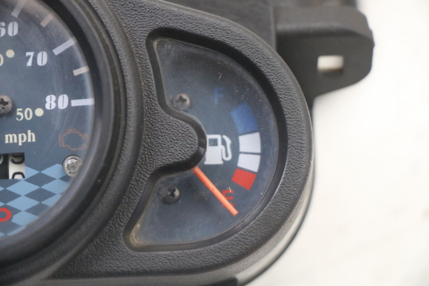 photo de CUENTA KILÓMETROS KYMCO AGILITY 4T 50 (2018 - 2022) - Primer plano técnico