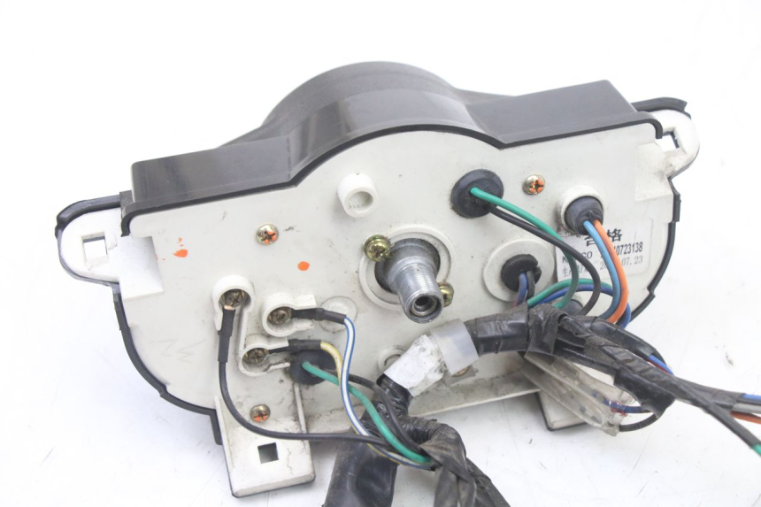 photo de CUENTA KILÓMETROS KYMCO AGILITY 4T 50 (2018 - 2022) - Detalles de los puntos de fijación