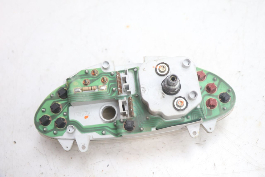 photo de VELOCIMETRO PIAGGIO LIBERTY 50 (1998 - 2003) - Estado de la superficie y material