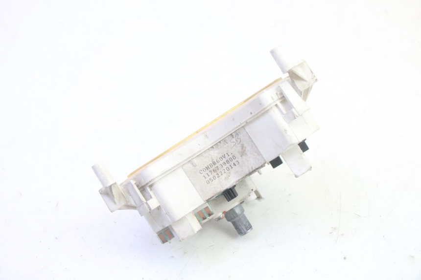 photo de CUENTA KILÓMETROS PEUGEOT LUDIX 50 (2005 - 2007) - Primer plano técnico