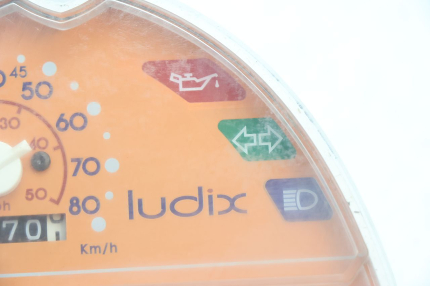photo de VELOCIMETRO PEUGEOT LUDIX ONE 50 (2004 - 2013) - Zoom estado de uso
