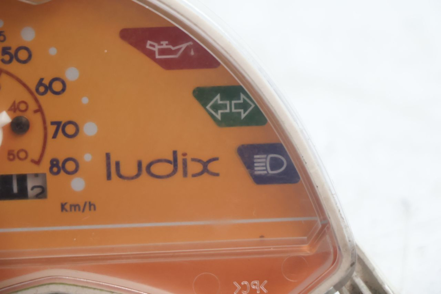 photo de VELOCIMETRO PEUGEOT LUDIX PRO 2T 50 (2010 - 2017) - Zoom estado de uso