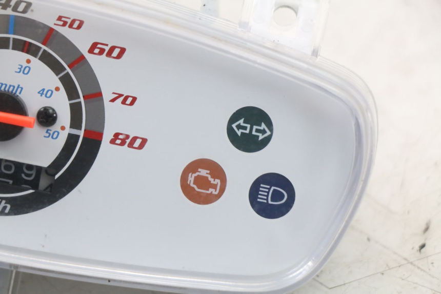 photo de VELOCIMETRO MASH LEGEND'R 4T 50 (2021 - 2025) - Primer plano técnico