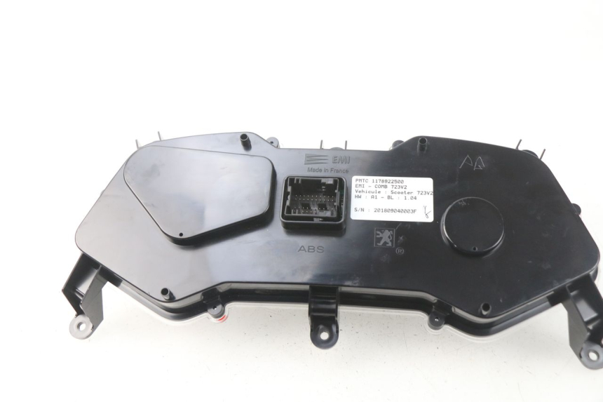 photo de VELOCIMETRO PEUGEOT METROPOLIS 400 (2017 - 2020) - Detalles de los puntos de fijación