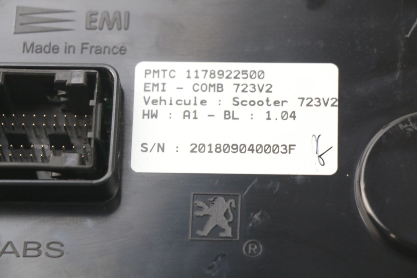 photo de VELOCIMETRO PEUGEOT METROPOLIS 400 (2017 - 2020) - Marcados y referencias originales