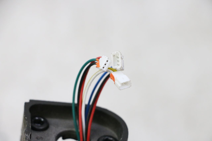 photo de VELOCIMETRO XIAOMI MI PRO 2 1 - Detalles de los puntos de fijación