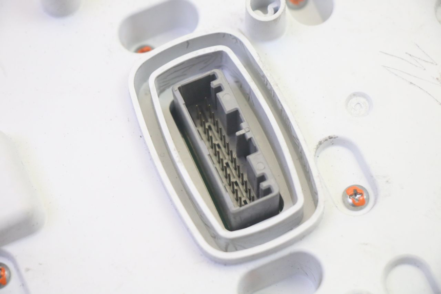 photo de VELOCIMETRO PIAGGIO MP3 HPE 350 (2018 - 2020) - Otra vista del artículo