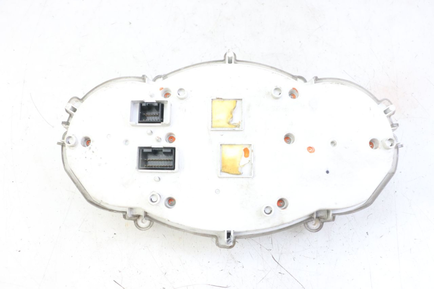 photo de CUENTA KILÓMETROS PIAGGIO MP3 LT 400 (2007 - 2012) - Características distintivas