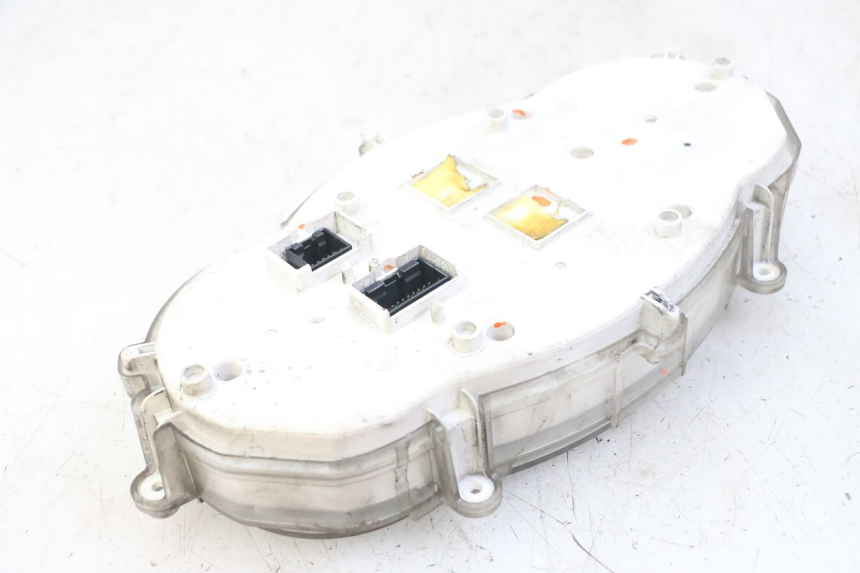 photo de CUENTA KILÓMETROS PIAGGIO MP3 LT 400 (2007 - 2012) - Estado de la superficie y material