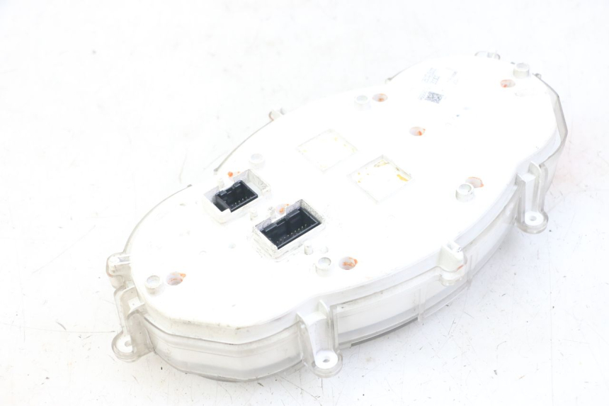 photo de CUENTA KILÓMETROS PIAGGIO MP3 LT 300 (2010 - 2016) - Estado de la superficie y material