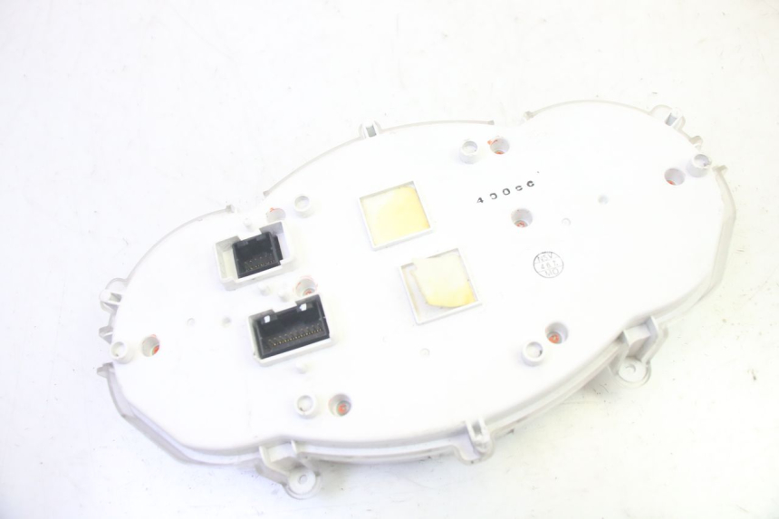 photo de CUENTA KILÓMETROS PIAGGIO MP3 LT 400 (2007 - 2012) - Marcados y referencias originales