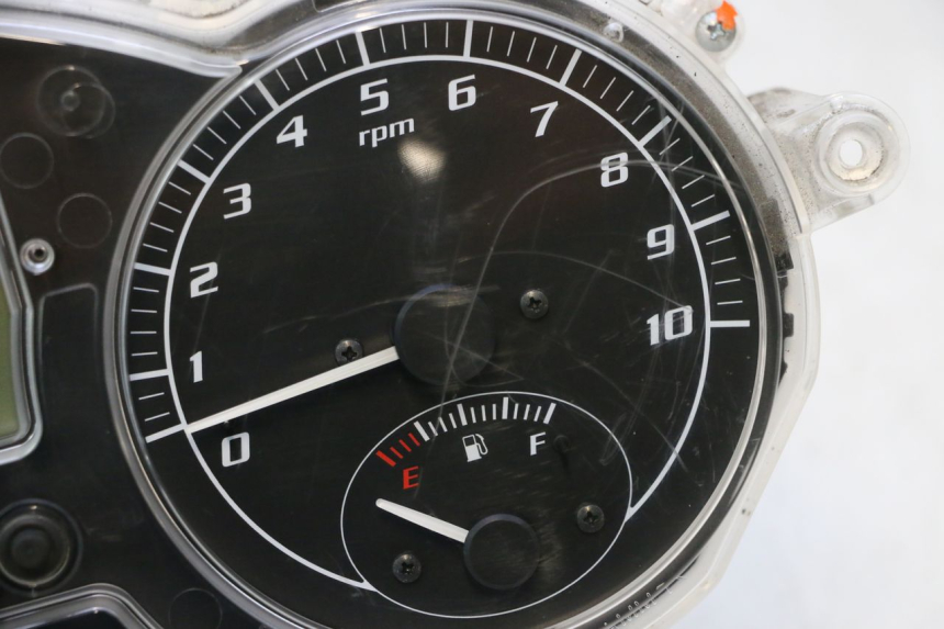 photo de CUENTA KILÓMETROS PIAGGIO MP3 LT 400 (2007 - 2012) - Características distintivas