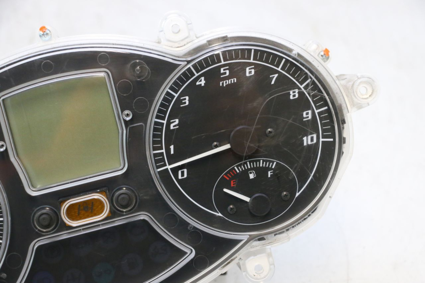 photo de CUENTA KILÓMETROS PIAGGIO MP3 LT 400 (2007 - 2012) - Primer plano de alta resolución