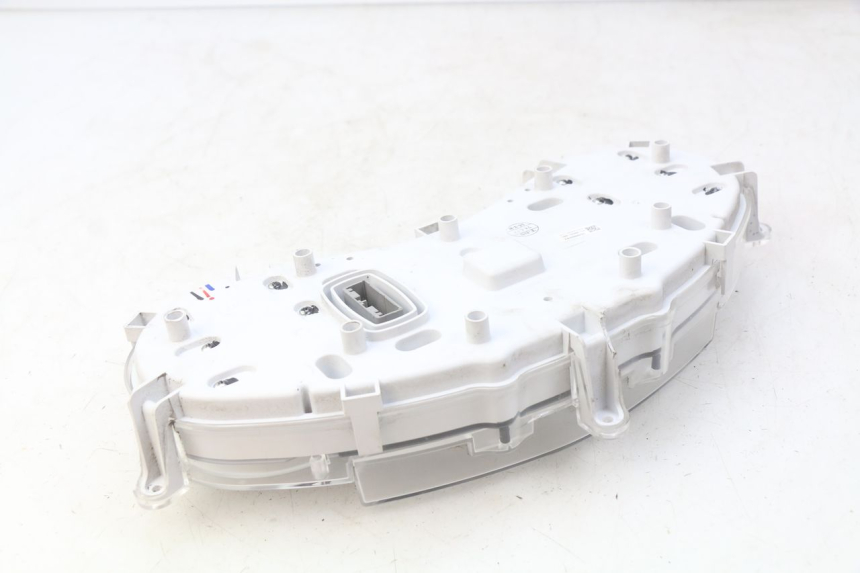photo de VELOCIMETRO PIAGGIO MP3 500 (2014 - 2017) - Detalle de la pieza
