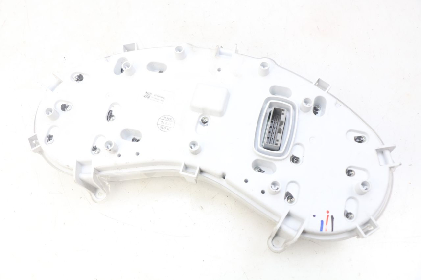 photo de VELOCIMETRO PIAGGIO MP3 500 (2014 - 2017) - Estado de la superficie y material