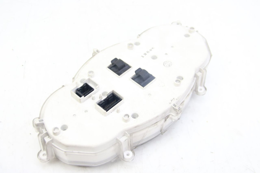 photo de CUENTA KILÓMETROS PIAGGIO MP3 125 (2006 - 2014) - Detalles de los puntos de fijación