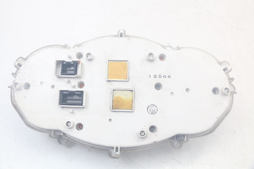 photo de CUENTA KILÓMETROS PIAGGIO MP3 125 (2006 - 2014) - Estado de la superficie y material