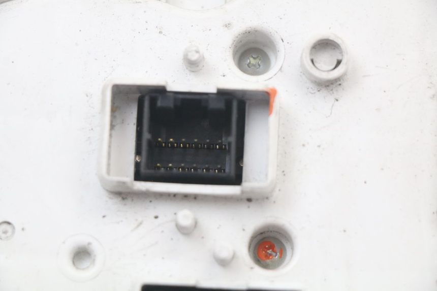 photo de CUENTA KILÓMETROS PIAGGIO MP3 125 (2006 - 2014) - Marcados y referencias originales