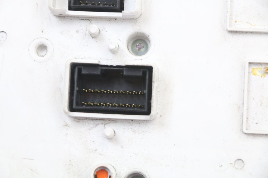 photo de CUENTA KILÓMETROS PIAGGIO MP3 125 (2006 - 2014) - Características distintivas