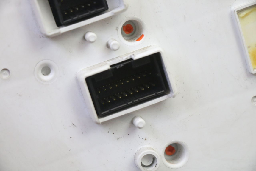 photo de VELOCIMETRO PIAGGIO MP3 RL 250 (2006 - 2010) - Marcados y referencias originales