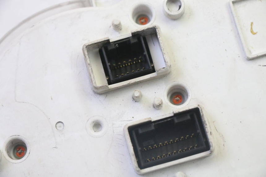 photo de VELOCIMETRO PIAGGIO MP3 500 (2011 - 2015) - Características distintivas