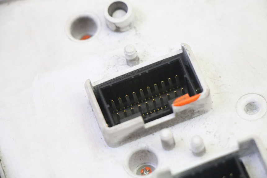 photo de CUENTA KILÓMETROS PIAGGIO MP3 125 (2006 - 2014) - Características distintivas