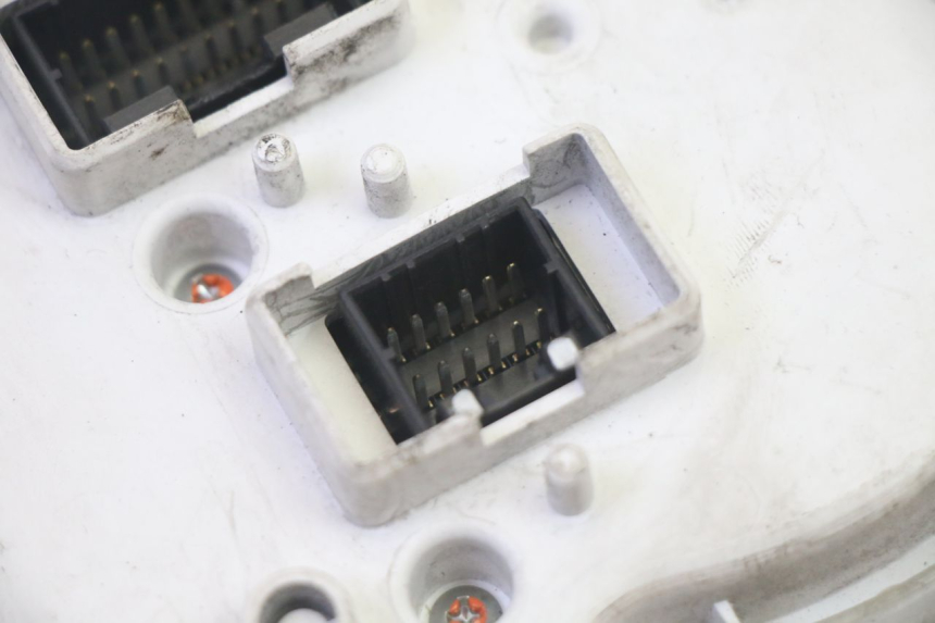 photo de VELOCIMETRO PIAGGIO MP3 RL 250 (2006 - 2010) - Otra vista del artículo