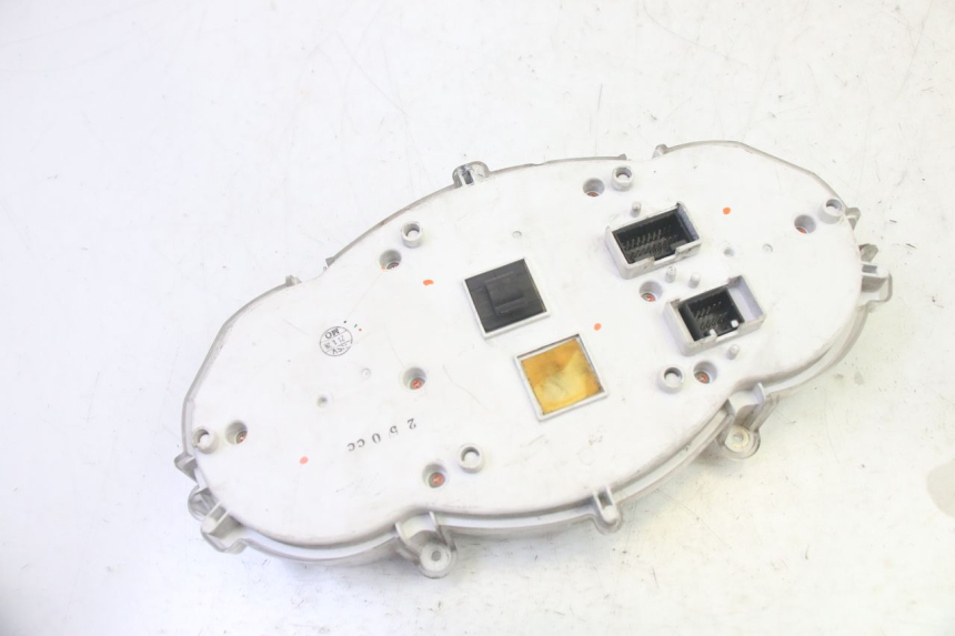 photo de VELOCIMETRO PIAGGIO MP3 RL 250 (2006 - 2010) - Marcados y referencias originales