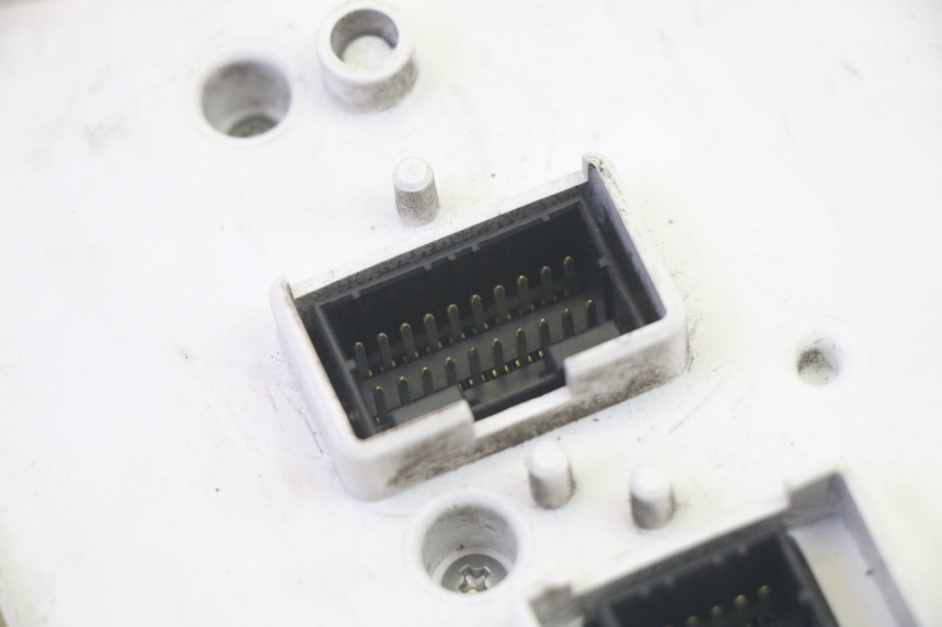 photo de VELOCIMETRO PIAGGIO MP3 RL 250 (2006 - 2010) - Otra vista del artículo