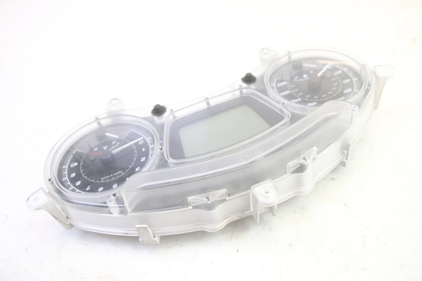 photo de VELOCIMETRO PIAGGIO MP3 500 (2016 - 2018) - Estado de la superficie y material