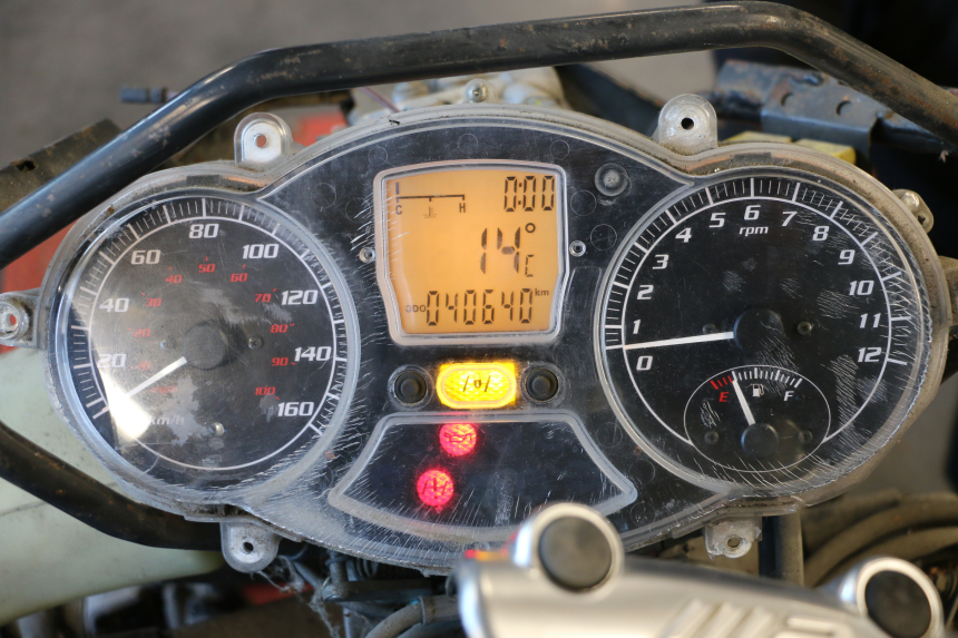 photo de VELOCIMETRO PIAGGIO MP3 RL 250 (2006 - 2010) - Zoom estado de uso