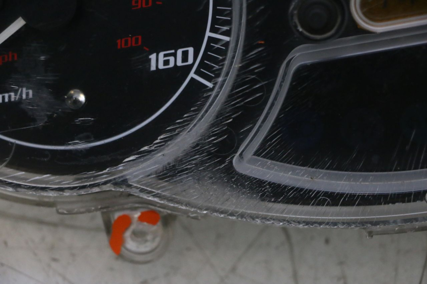 photo de VELOCIMETRO PIAGGIO MP3 RL 250 (2006 - 2010) - Detalle de la pieza