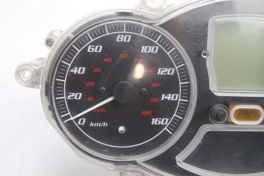 photo de CUENTA KILÓMETROS PIAGGIO MP3 125 (2006 - 2014) - Detalle de la pieza