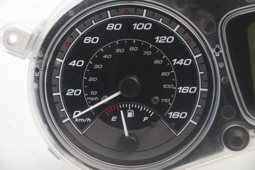 photo de VELOCIMETRO PIAGGIO MP3 500 (2016 - 2018) - Detalle de la pieza