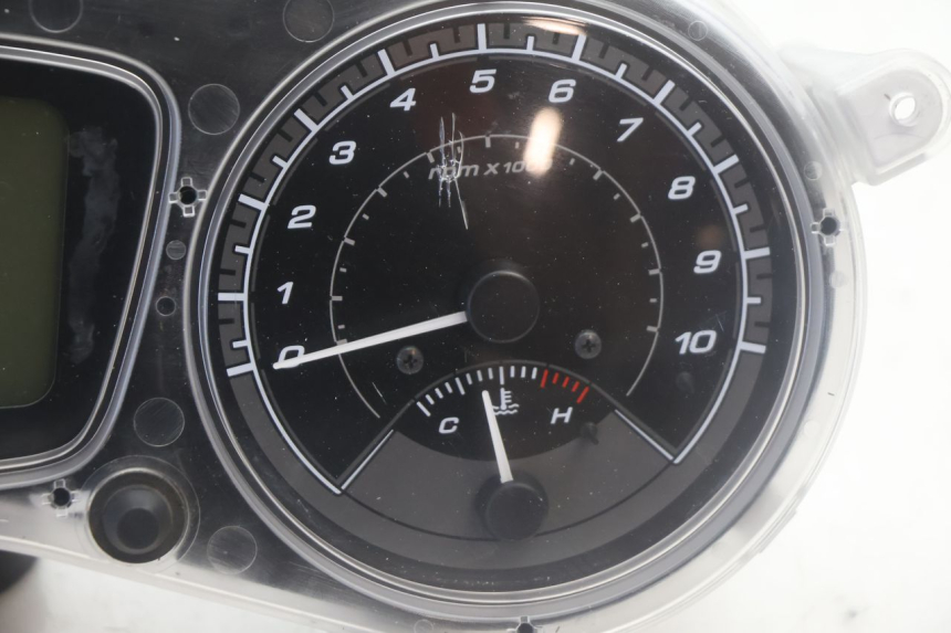 photo de VELOCIMETRO PIAGGIO MP3 500 (2016 - 2018) - Primer plano técnico
