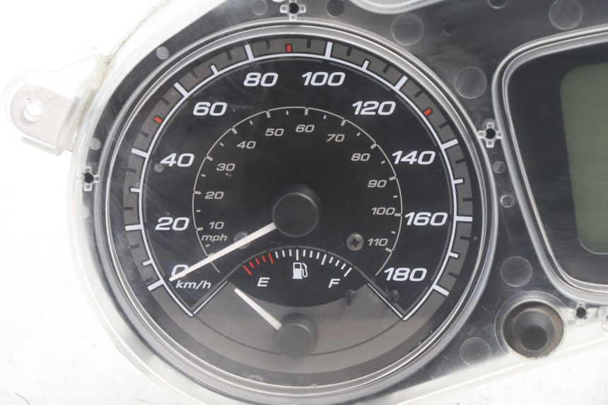 photo de VELOCIMETRO PIAGGIO MP3 500 (2016 - 2018) - Zoom estado de uso