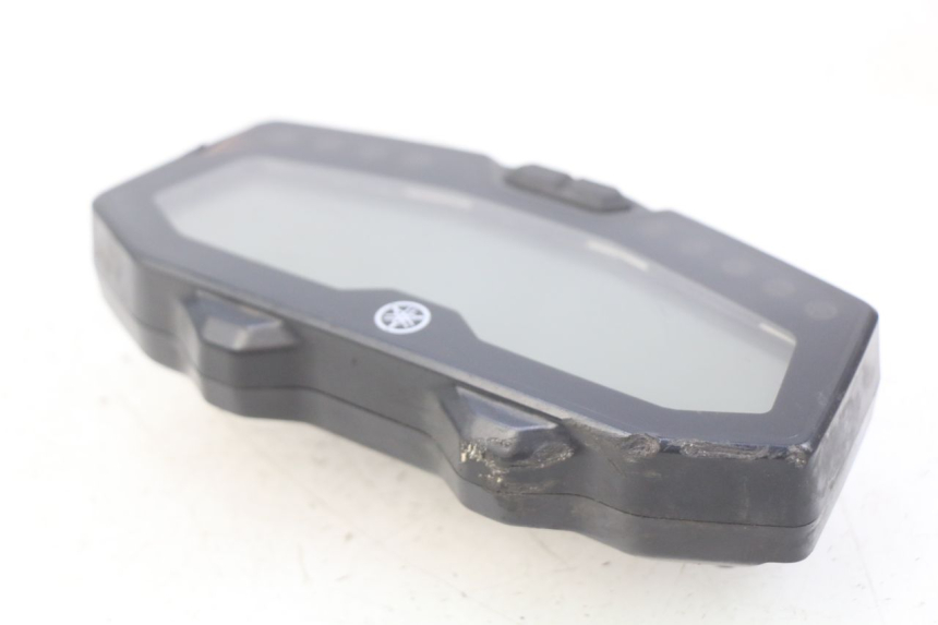 photo de VELOCIMETRO YAMAHA MT-07 MT07 700 (2018 - 2020) - Detalles de los puntos de fijación