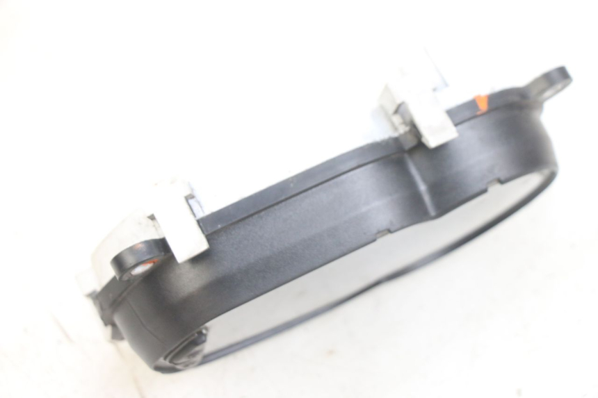 photo de CUENTA KILÓMETROS PIAGGIO NEW TYPHOON 50 (2018 - 2021) - Detalles de los puntos de fijación