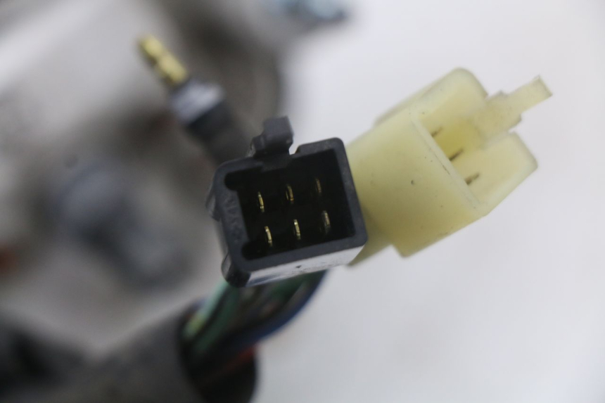 photo de CUENTA KILÓMETROS HONDA NTV DEAUVILLE 650 (1998 - 2001) - Zoom sobre los componentes