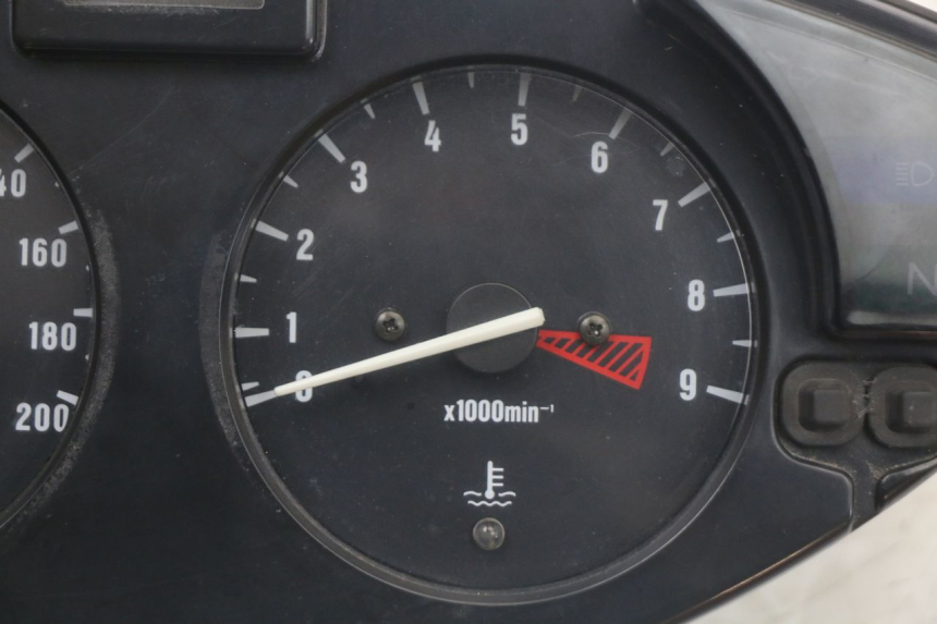 photo de CUENTA KILÓMETROS HONDA NTV DEAUVILLE 650 (1998 - 2001) - Otra perspectiva