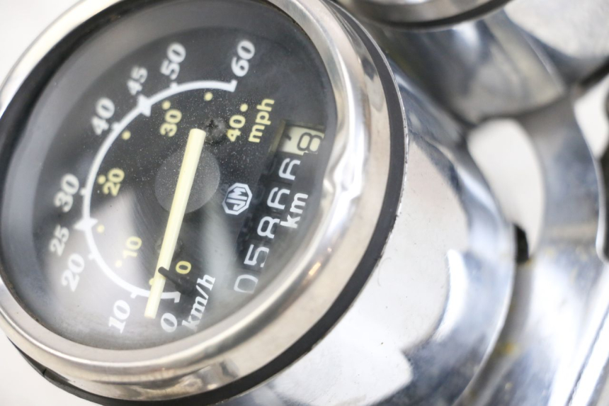 photo de CUENTA KILÓMETROS JM MOTORS OLDIES 4T 50 (2010 - 2020) - Primer plano técnico