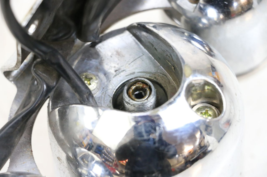 photo de CUENTA KILÓMETROS JM MOTORS OLDIES 4T 50 (2010 - 2020) - Detalles de los puntos de fijación