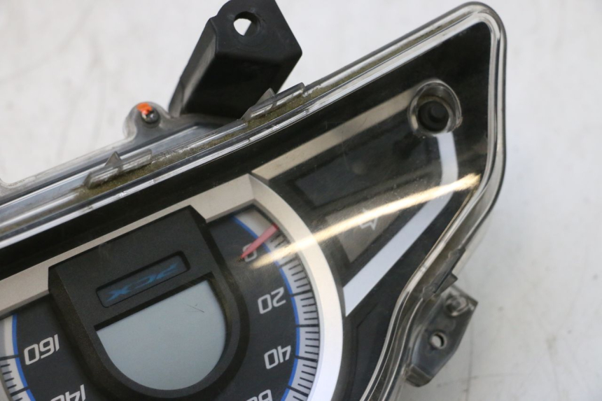 photo de VELOCIMETRO HONDA PCX (JF57/JF64) 125 (2014 - 2018) - Otra perspectiva