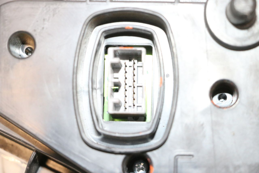 photo de VELOCIMETRO HONDA PCX (JF57/JF64) 125 (2014 - 2018) - Estado de la superficie y material