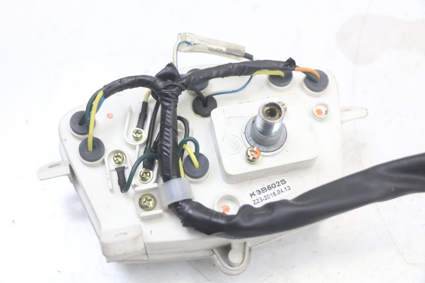 photo de CUENTA KILÓMETROS PEUGEOT KISBEE 2T 50 (2010 - 2017) - Estado de la superficie y material