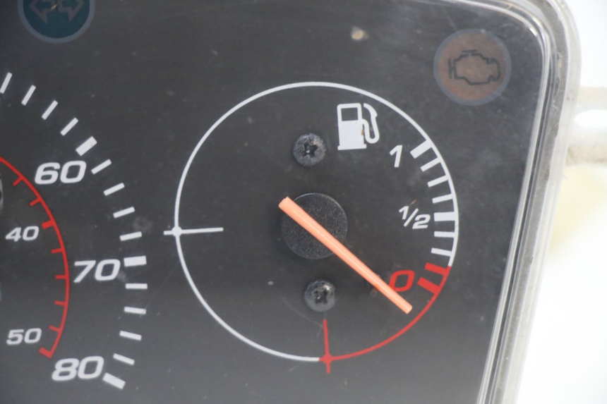 photo de CUENTA KILÓMETROS PEUGEOT KISBEE 4T 50 (2018 - 2022) - Zoom estado de uso