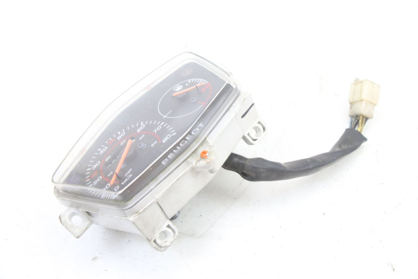 photo de CUENTA KILÓMETROS PEUGEOT KISBEE 4T 50 (2018 - 2022) - Primer plano técnico