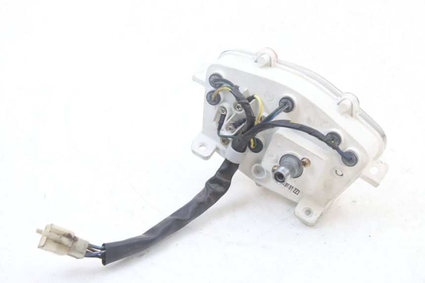 photo de CUENTA KILÓMETROS PEUGEOT KISBEE 4T 50 (2018 - 2022) - Detalles de los puntos de fijación