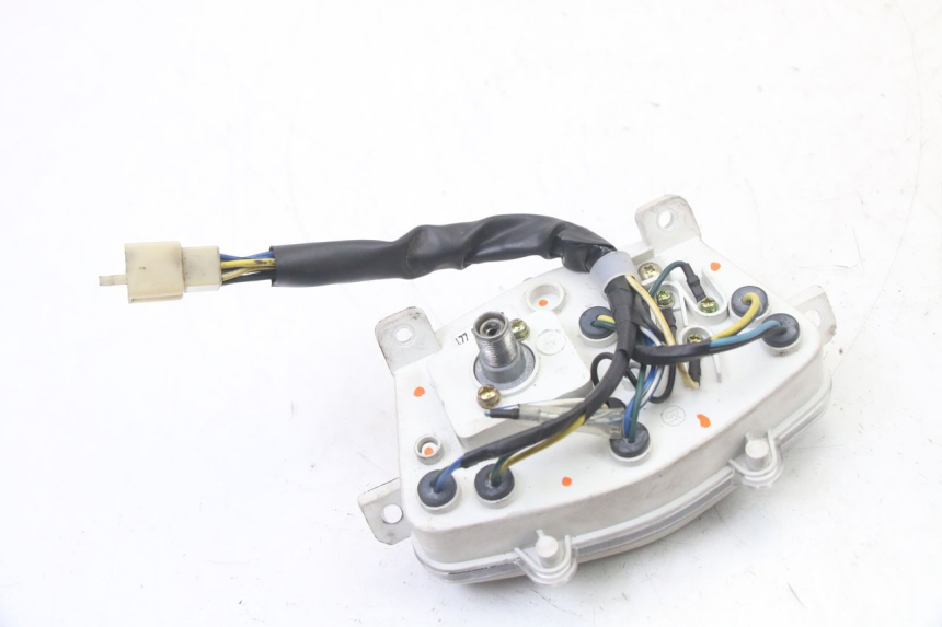 photo de VELOCIMETRO PEUGEOT STREETZONE I 2T 50 (2018 - 2020) - Detalles de los puntos de fijación