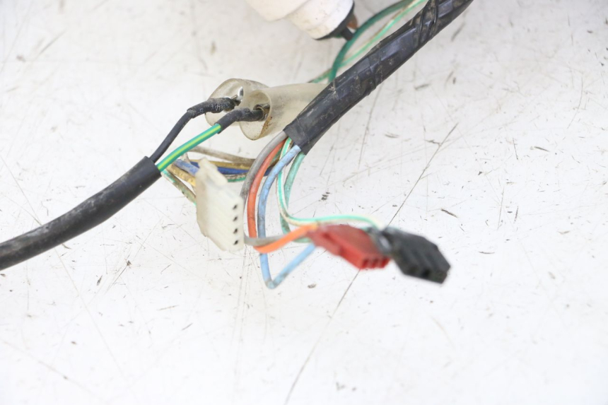 photo de VELOCIMETRO PEUGEOT TWEET 4T 50 (2014 - 2019) - Detalles de los puntos de fijación